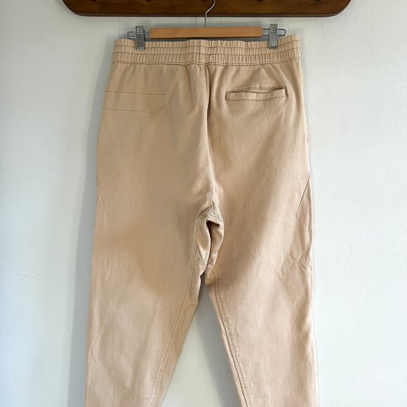 Elwood Traveler Crop Pant in Vintage Sand  - Picture 4 of 4